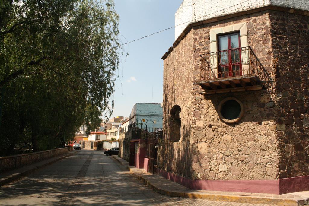 Pensión Casa Num 11 - Arquitectos *